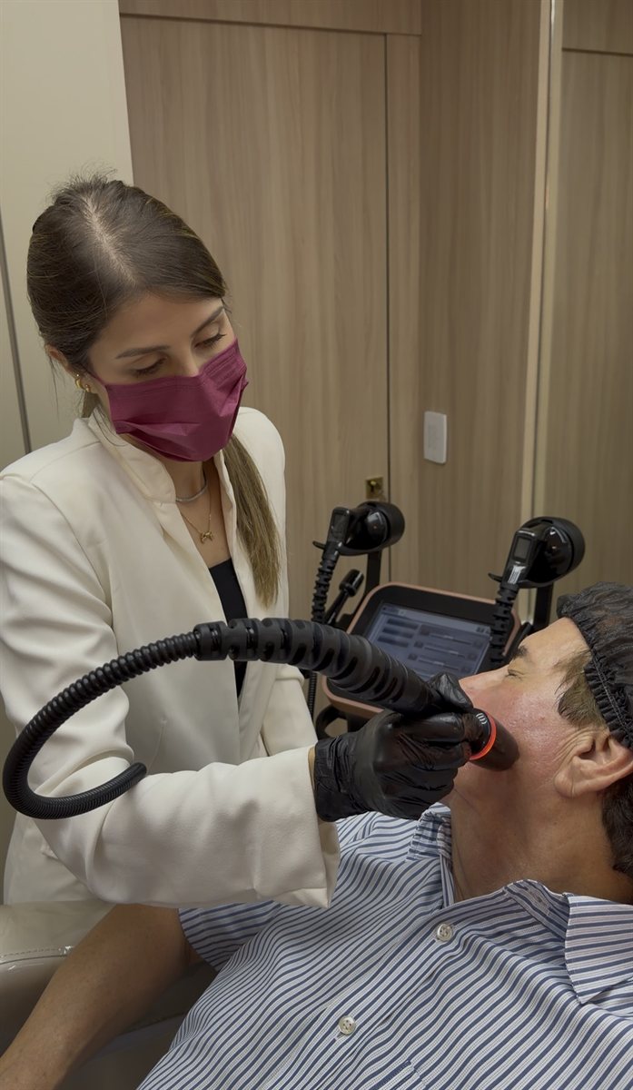Procedimento de estética facial no Instituto Londucci
